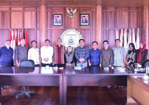 Kekurangan Blangko KTP, DPRD Polman Kunker ke DPRD Sulbar