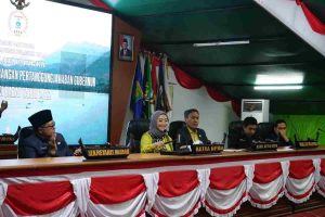 Pemprov Serahkan LKPJ 2022 ke DPRD Sulbar