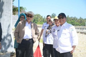 Kunjungi UPTD BBIP Poniang dan PPN Palipi, Pj Gubsulbar Prof Zudan: Optimalkan Aset untuk PAD
