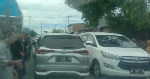 Memakan Bahu Jalan, Acara Pernikahan Ini Bikin Macet Hingga 5 Kilometer
