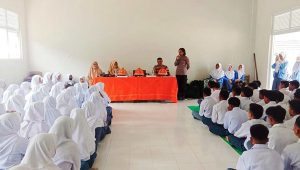 Kapolsek Malunda Lakukan Penyuluhan Selamatkan Generasi Muda Dari Narkoba di SMK 6 Majene