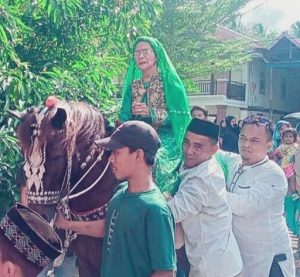 Tunaikan Hajat, Jamaah Haji Asal Limboro Diarak Keliling Kampung
