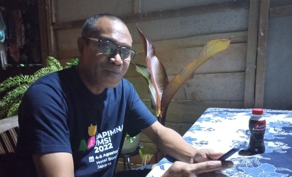 Pemimpin Redaksi porostimur.com, Dino Umahuk