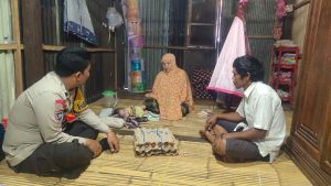 Personel Bhabinkambtibmas Polres Majene Berupaya Menurunkan Angka Stunting Di Majene