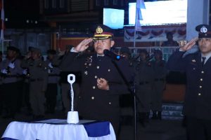 Kapolres Majene Pimpin Upacara Renungan Suci Dalam Rangka Hari Proklamasi Ke-78 Di TMP Mandar Majene