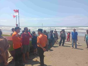 Empat Nelayan Asal Pinrang Terdampar Di Pantai Barane Kabupaten Majene