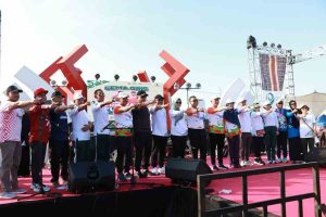 HUT ke-19, Ribuan Masyarakat Sulbar Padati Anjungan Manakarra