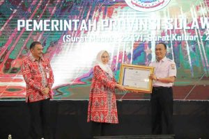 Digitalisasi Pemerintahan Berbasis Srikandi, PJ Gubsulbar Prof Zudan Terima Penghargaan Dari ANRI