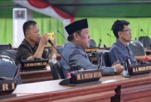 DPRD Sulbar Paripurna Penyampaian Laporan Akhir Ranperda Pertanggungjawaban APBD 2022