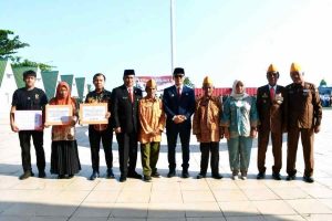 Upacara Hari Pahlawan di TMP Desa Patidi, Pj Gubsulbar Sampaikan Pesan Menohok
