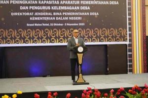 Pj Gubernur Sulbar Prof Zudan Ajak Seluruh Perangkat Desa Atasi Kemiskinan dan Aktifkan Posyandu