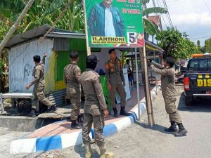 Satuan Polisi Pamong Praja Kabupaten Majene Lakukan Penertiban APK/APS Peserta Pemilu 2024