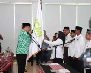 ICMI Pusat Lantik Pengurus ICMI Sulbar: Jangan Bawa Organisasi ke Politik