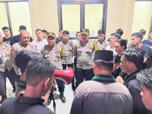 Puluhan Personel Polres Kawal Aksi Damai HMI