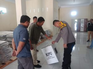 Kapolres Majene Kunjungan Ke Kantor KPU Majene Pastikan Logistik Pemilu Aman