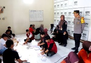 Karo Ops Polda Sulbar Pantau Proses Penyortiran dan Pelipatan Surat Suara