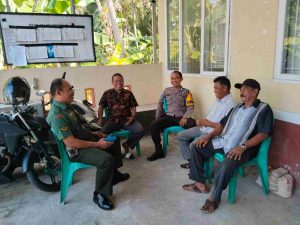 Bhabinkamtibmas Polres Majene Bersama Babinsa Gelar Patroli Sambang