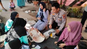 Briptu Aco Muhammad Nur Ali Ikut Serta Kegiatan Posyandu Mekar Sari