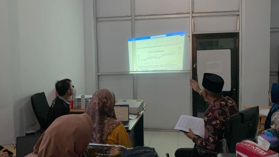 Ganoderma Serang Tanaman Kelapa Sawit di Mateng, Kepala Dinas Perkebunan Sulbar : Segera Lakukan Pengendalian