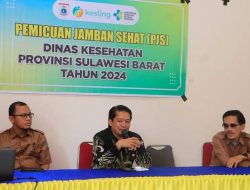 Kadinkes Sulbar Sambangi Jamban Sehat di Desa Tallambalao
