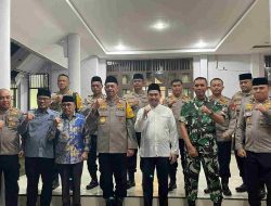 Kapolda Sulbar Disambut Bupati Majene Saat Safari Ramadhan Di Majene