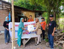 Tim SKY Zamber’s Kabupaten Majene Melakukan Kegiatan Amal Dengan Berbagi Sembako.