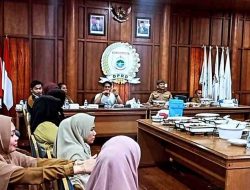 Memperkuat Solidaritas, Sekwan Buka Puasa Bersama Para Staf DPRD Sulbar