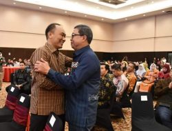 Kembali ke Sulbar, Prof Zudan dan Istri Tak Kuasa Tahan Sedih