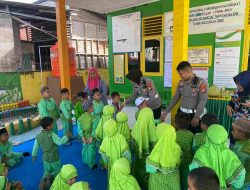 Unit Kamseltibcar Satlantas Polres Majene Gelar Program “Polisi Sahabat Anak” di PAUD Terpadu Aisyiyah Fastabaqul Khaerat