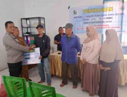 Pembagian BLT-DD Desa Buttu Pamboang, Bhabinkamtibmas Lakukan Pengawasan