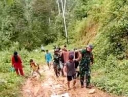 Viral,  Seorang Ibu Akan Melahirkan Ditandu Sejauh 5 Kilo Meter Karena Jalan Rusak