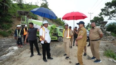 Perlancar Komoditas Holtikultura, Pj Bahtiar Tinjau Pengerjaan Konektivitas Majene-Mamasa