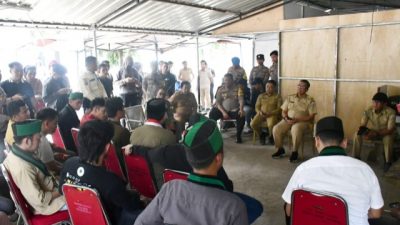 Sekprov Sulbar Temui Massa Aksi Aliansi Mahasiswa