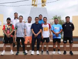 Olahraga Sore, Pjs Bupati Majene Habibi Mendorong Pembangunan “Jogging Track” Di Stadion Majene