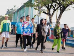 Pjs Bupati Majene Turut Serta Berjalan Kaki Dan Jogging Mengitari Stadion Prasamya Majene