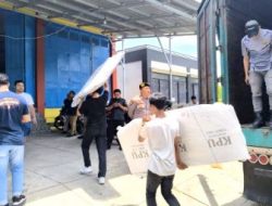 24 November KPU Majene Mulai Distribusikan Logistik Pilkada 2024