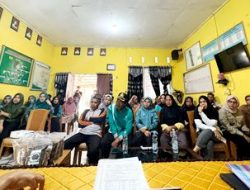 Dosen Unsulbar Latih Warga Desa Limboro Manfaatkan Aren Sebagai Sumber Ekonomi