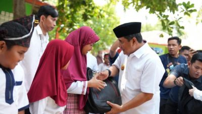 Bukan Cuma Makan Gratis, Siswa Juga Digratiskan Perlengkapan Sekolah. Ini Kata PJ Bahtiar