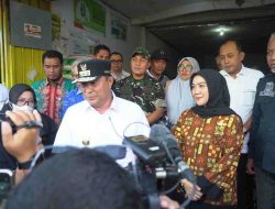 Pj Gubernur Sulbar, Bahtiar Kunjungi Pasar Tradisional di Mamuju, Pastikan Harga Pangan dan Elpiji Terjangkau