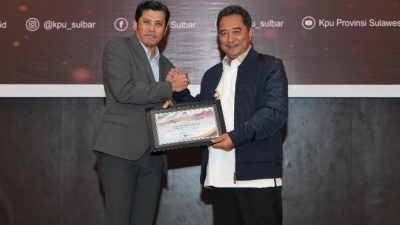 Berkat Dedikasi pada Penyelenggaraan Pilkada 2024, Pj Bahtiar Diganjar Penghargaan KPU Sulbar