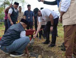 Pj Gubernur Bahtiar Lakukan Peletakan Batu Pertama Pembangunan Kantor Baznas Sulbar