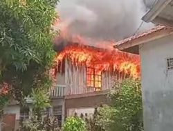 BreakingNews: Kebakaran di Topore, Sebuah Rumah Hangus Dilalap Api
