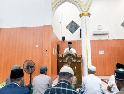 Dihadapan Jamaah Tarwih, SDK Titip Doa Kesehatan-Keselamatan Memimpin Sulbar