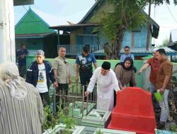 Tabur Bunga untuk Bapak Pembangunan: Wagub Sulbar Ziarahi Makam Almarhum Sang Ayah Puang Mengga