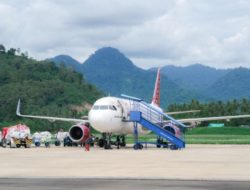Batik Air Kembali Mendarat di Bandara Tampa Padang Mamuju. Gubernur SDK: Okupansi Bisa Capai 250 Penumpang di Hari-Hari Berikutnya 