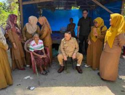Wagub Sulbar Kunjungi Warga Kurang Mampu Tinggal di Gubuk Tak Layak Huni