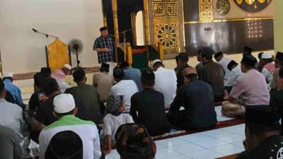 Usai Shalat Jum’at, Wagub Sulbar Sentuh Hati Jama’ah Lewat Pesan Kebaikan