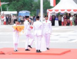 Merah Putih Berkibar Gagah di Pantai Manakarra, Pemprov Sulbar Peringati HUT ke-80 RI dengan Khidmat
