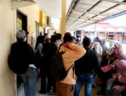 Honorer PPPK Ramai-Ramai Urus SKCK, Antrean Membeludak di Polres Majene