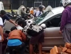 Lagi dan Musibah Lagi di Sulbar,  Avansa Tabrak Trotoar dan Hamburkan Batu Bata di Lembang